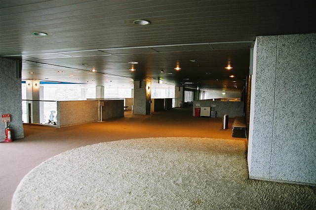 0070_hall.jpg